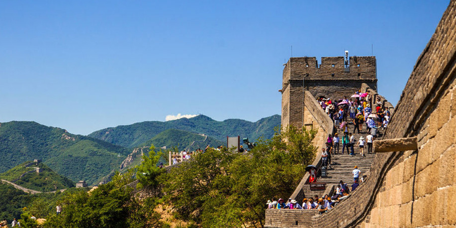 【八達(dá)嶺長(zhǎng)城VIP貴賓品質(zhì)團(tuán)】：八達(dá)嶺長(zhǎng)城、明十三陵、鳥(niǎo)巢水立方外景；包含門(mén)票+導(dǎo)游講解+午餐、往返車(chē)費(fèi)、免費(fèi)上門(mén)接 天天發(fā)團(tuán)